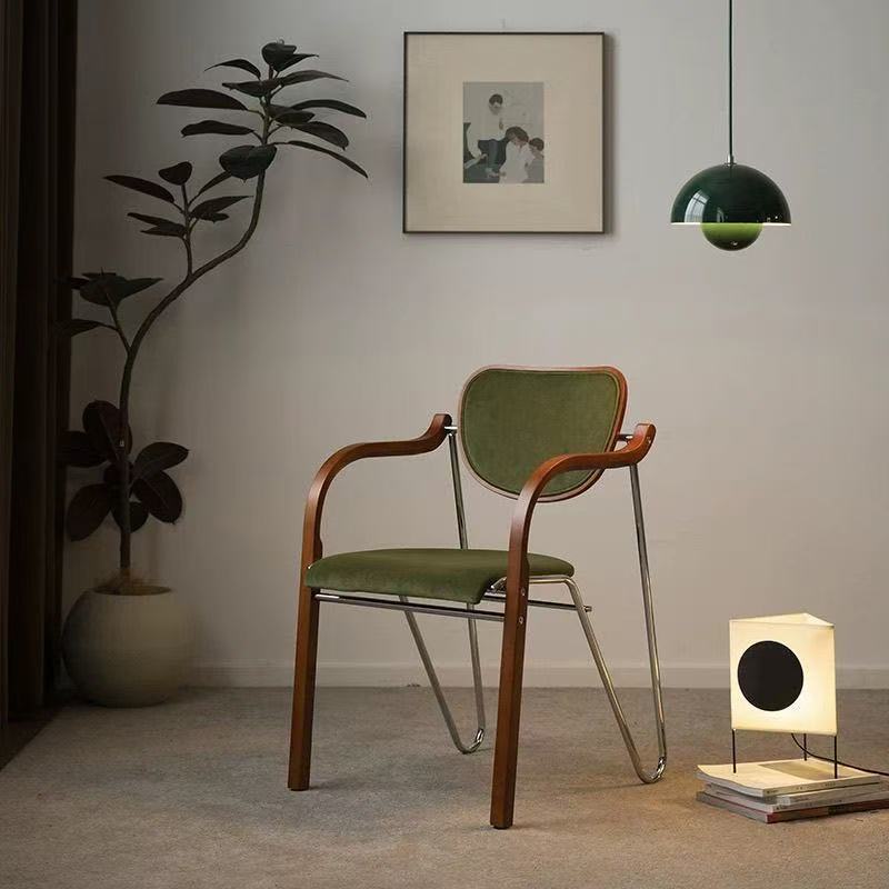 엄선된 중고 럭셔리 레트로 홈 다이닝 체어, 디자이너의 심플한 인터넷 인기 등받이 의자, 소형 아파트 식탁 의자