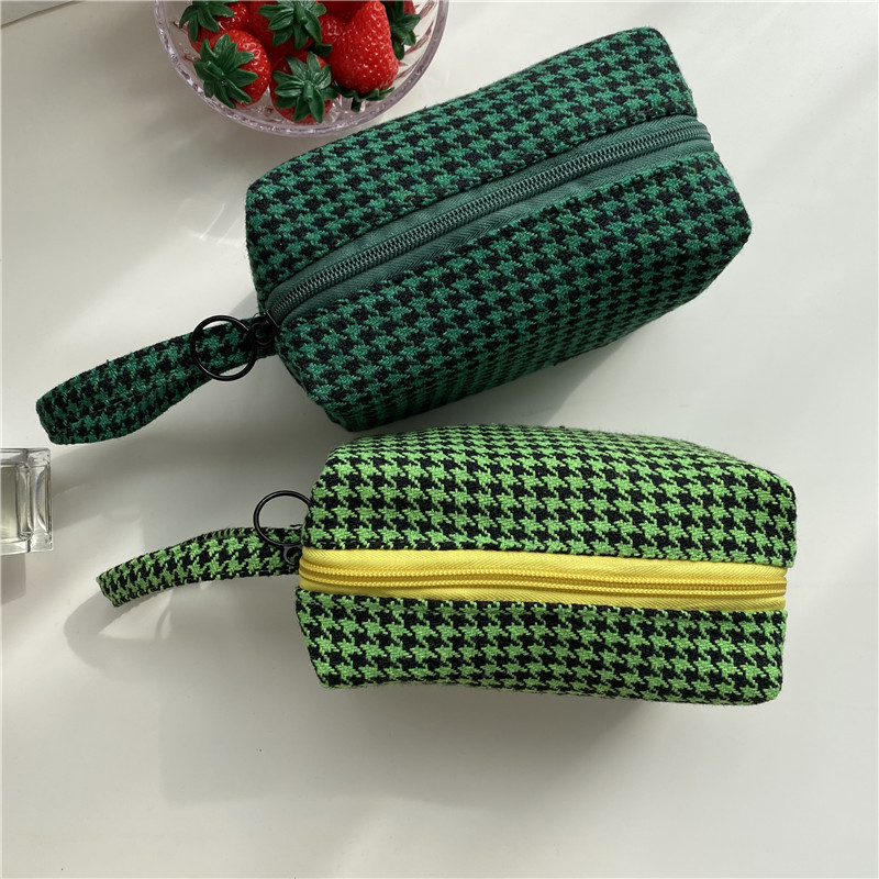 19171 Korean-style woolen checkered artistic pen case, ins Japanese-style storage and organization bag, canvas cosmetic bag, stationery bag undefined