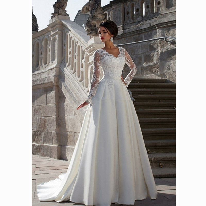Cross-border foreign trade European and American bridal wedding dress long sleeve row flower lace slim satin trailing main wedding dress Cross-border foreign trade European and American bridal wedding dress long sleeve row flower lace slim satin trailing main wedding dress