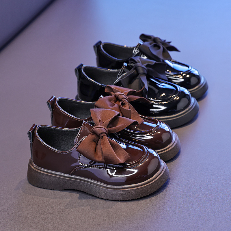 Zapatos de cuero infantiles de moda versátil 2026 verano nuevo estilo de chicas zapatos de princesa británicos zapatos de arco suave zapatos Lefour