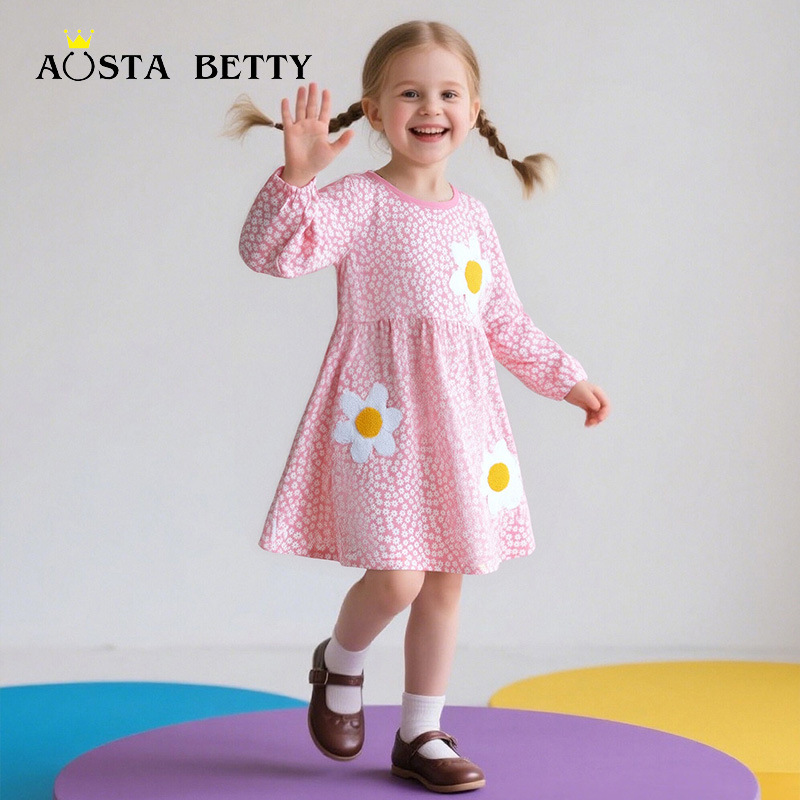 Cross-border e-commerce source: European and American style girls' dresses, cute floral embroidered princess dresses, knitted cotton dresses for toddlers and preschoolers.