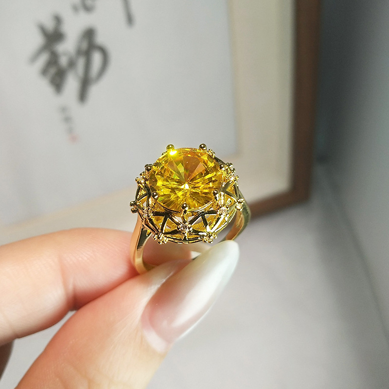 Natural Crystal And Gemstone Charm For Positive Energy And Luck_voghion.com