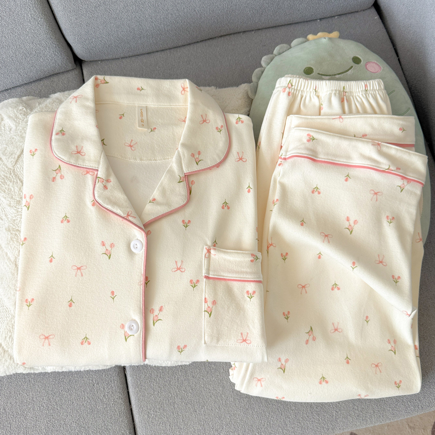 德绒睡衣女长袖秋冬款珊瑚绒加绒加厚甜美碎花高级感家居服春秋季