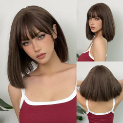 外国貿易の薄い茶色の斉前髪のショートヘアのboboの頭の高温の化繊のかつらの女性の頭のカバーのメーカーの現物のwigs