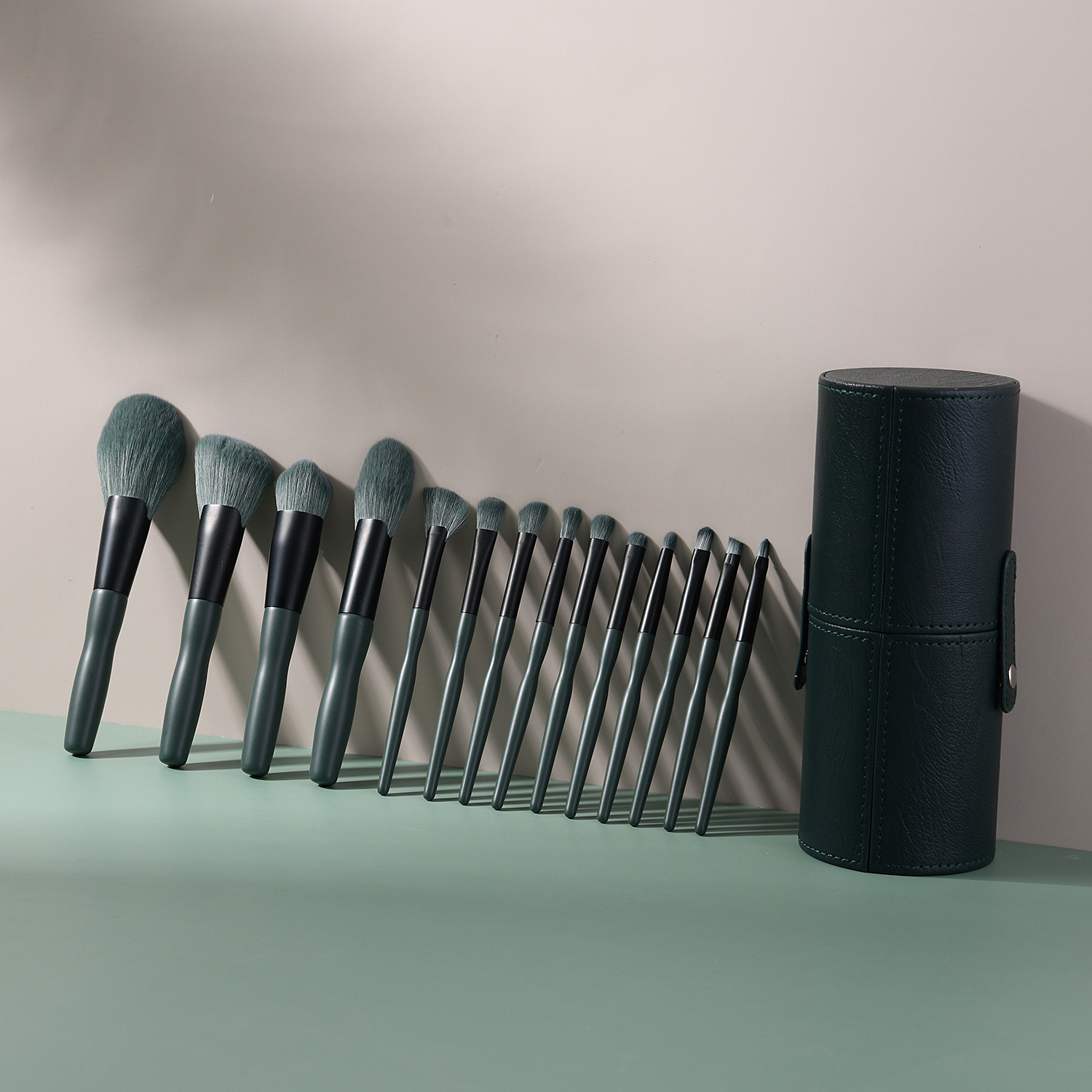 14 Unids plátano verde traje de pincel de maquillaje cepillo de polvo suelto cepillo de La Fundación cepillo de sombra de ojos herramientas de belleza conjunto completo en stock al por mayor