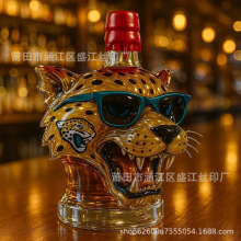 ����վ�¿�羳���� ��ʿ���Ѿ���AnimalWhiskeyBottle ������ƿ