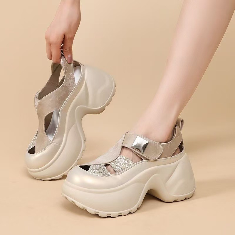 Verano nuevo ventilador hueco casual muffin zapatos deportivos para mujeres zapatillas frías con suela gruesa para aumentar la altura para usar sandalias de cabeza para mujeres