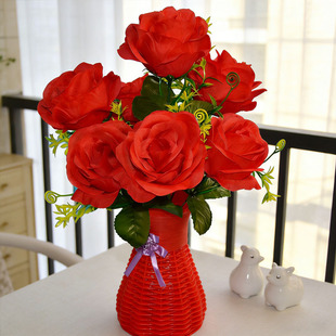 Yiwu Zhao screen simulation flower manufacturer wholesale simulation roses silk flowers bouquet best -selling rose small handlebar fake flowers
