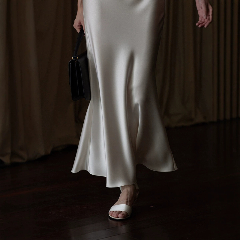 commus memo Japanese Imported Triacetate Water Ripple Satin 45-Degree Bias-Cut Solid Color Long Skirt commus memo Japanese Imported Triacetate Water Ripple Satin 45-Degree Bias-Cut Solid Color Long Skirt