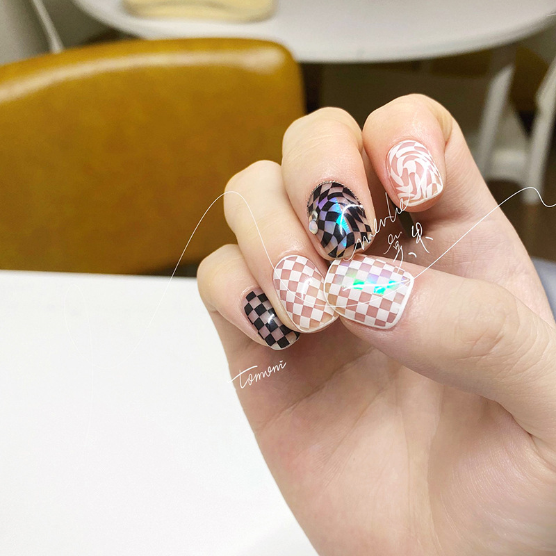 Popular tomoni pegatinas adhesivo semi-transparente de uñas pegatinas de uñas japonesas de color blanco y negro tablero de tela escocesa arco iris de papel de caramelo