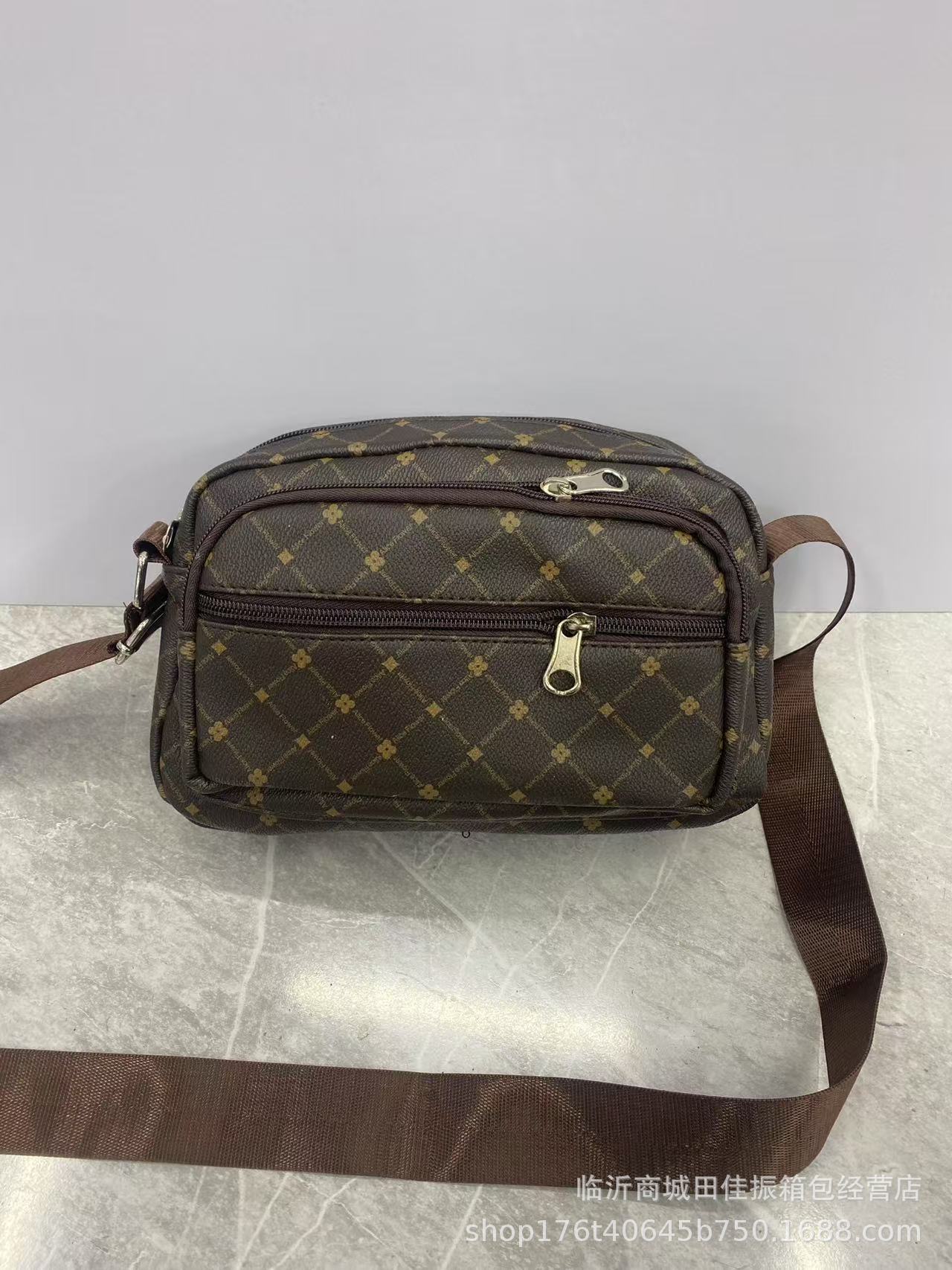 7호 작은 갈색 네잎