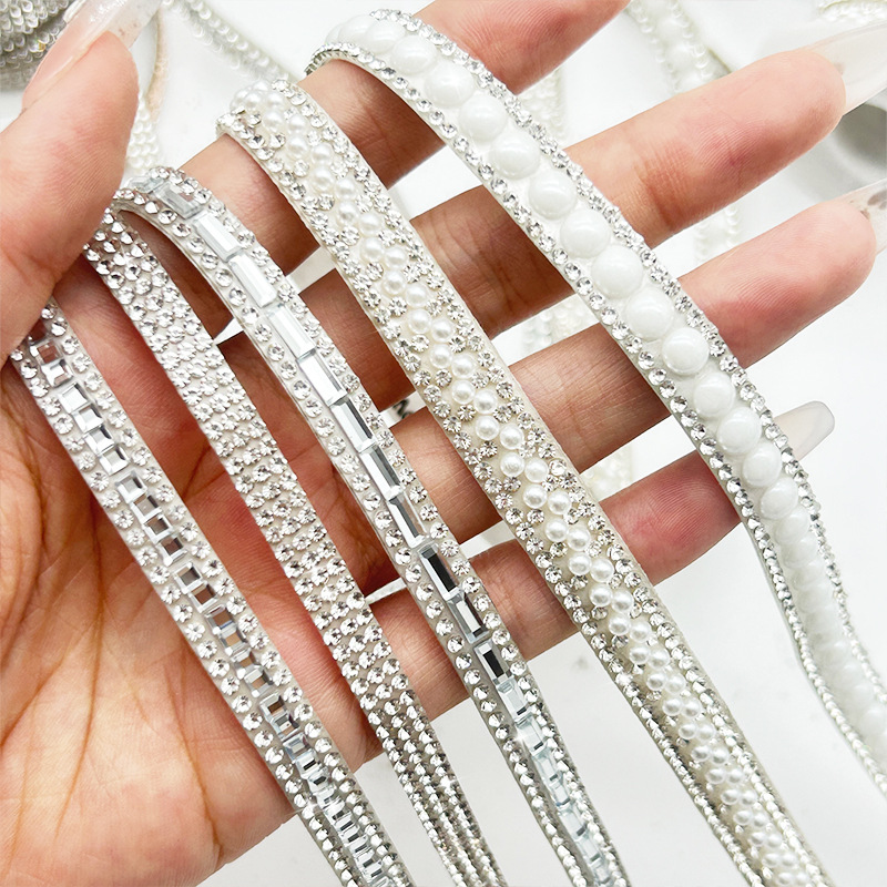 Tiras de perlas y diamantes de imitación al por mayor para ropa, cinturones de diamantes de imitación sencillos, ribete para zapatos y sombreros, tiras de diamantes de imitación hechas a mano para bricolaje.