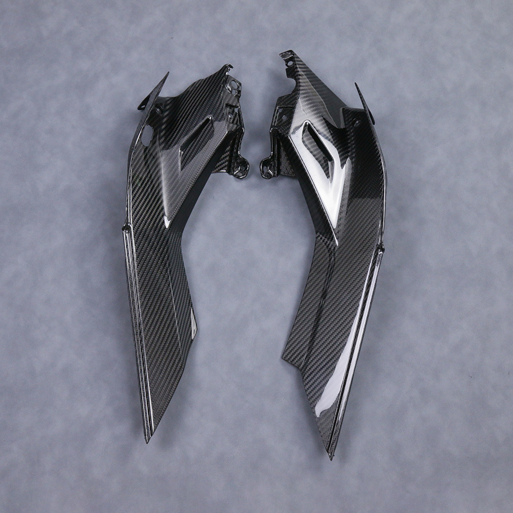 Suitable for CFMOTO spring wind 800NK rhinoceros + motorcycle modified carbon fiber shell parts car body front decorative plate