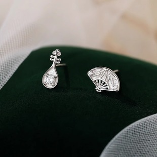 �����Q�������ö��Ů2025���³����LС���߼��͹Ŷ��h�r�ж��Ʒ