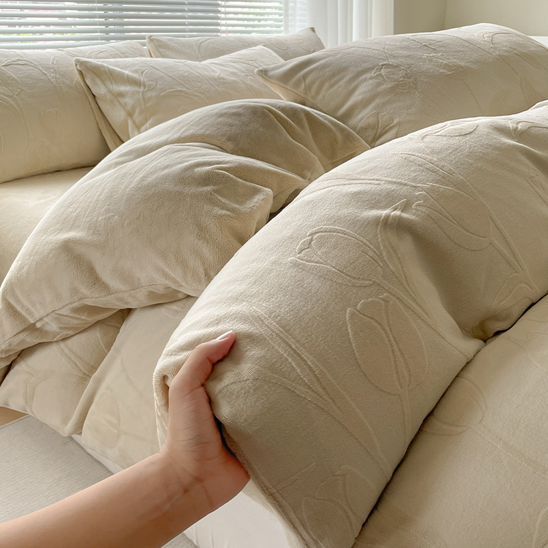 Leche de invierno cama de cuatro piezas set2025 nuevo invierno premium sensación de engrosamiento flange sábanas de coral cubierta