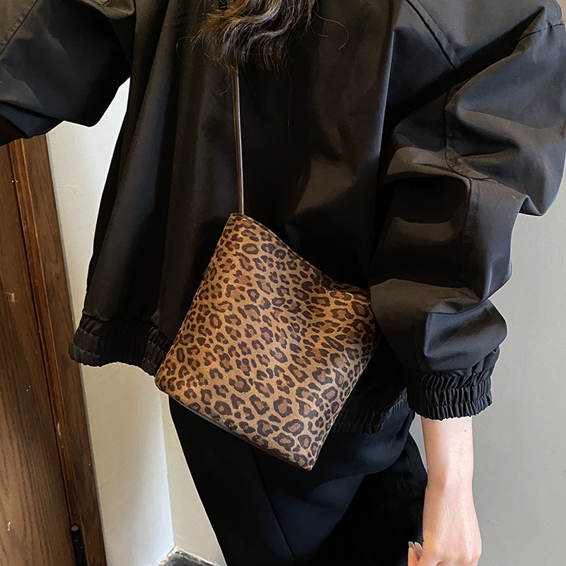 Borsa a spalla in velluto leopardato per donna borsa crossbody_voghion.com
