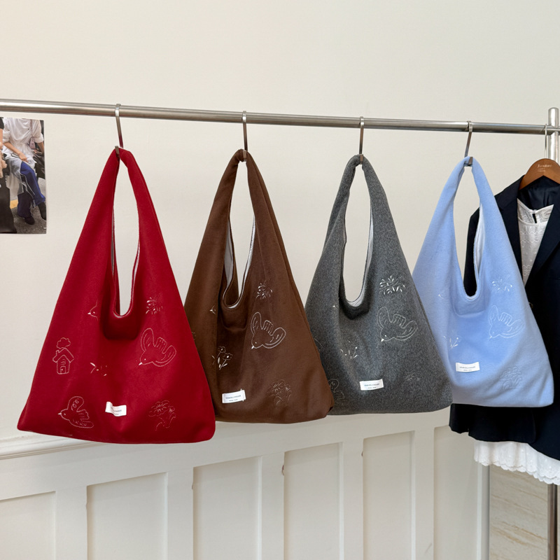 Niche Literary Bird Embroidery Armpit Bag Large Capacity Versatile Portable Tote Bag Student Commuting Portable Shoulder Bag Niche Literary Bird Embroidery Armpit Bag Large Capacity Versatile Portable Tote Bag Student Commuting Portable Shoulder Bag