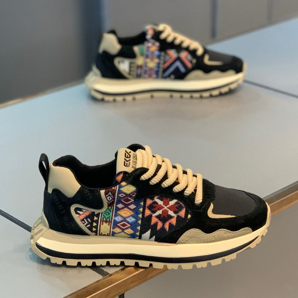 Zapatos de hombre 2026 primavera explosión antideslizante desgaste versátil zapatos de moda de moda aumentando zapatos casuales de suela suave