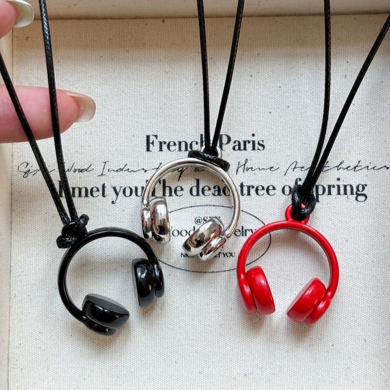 Fashionable and Versatile! Mini Headphone Pendant Necklace for Women 2025 New Style Halterneck Sweater Chain Niche High-End Accessories