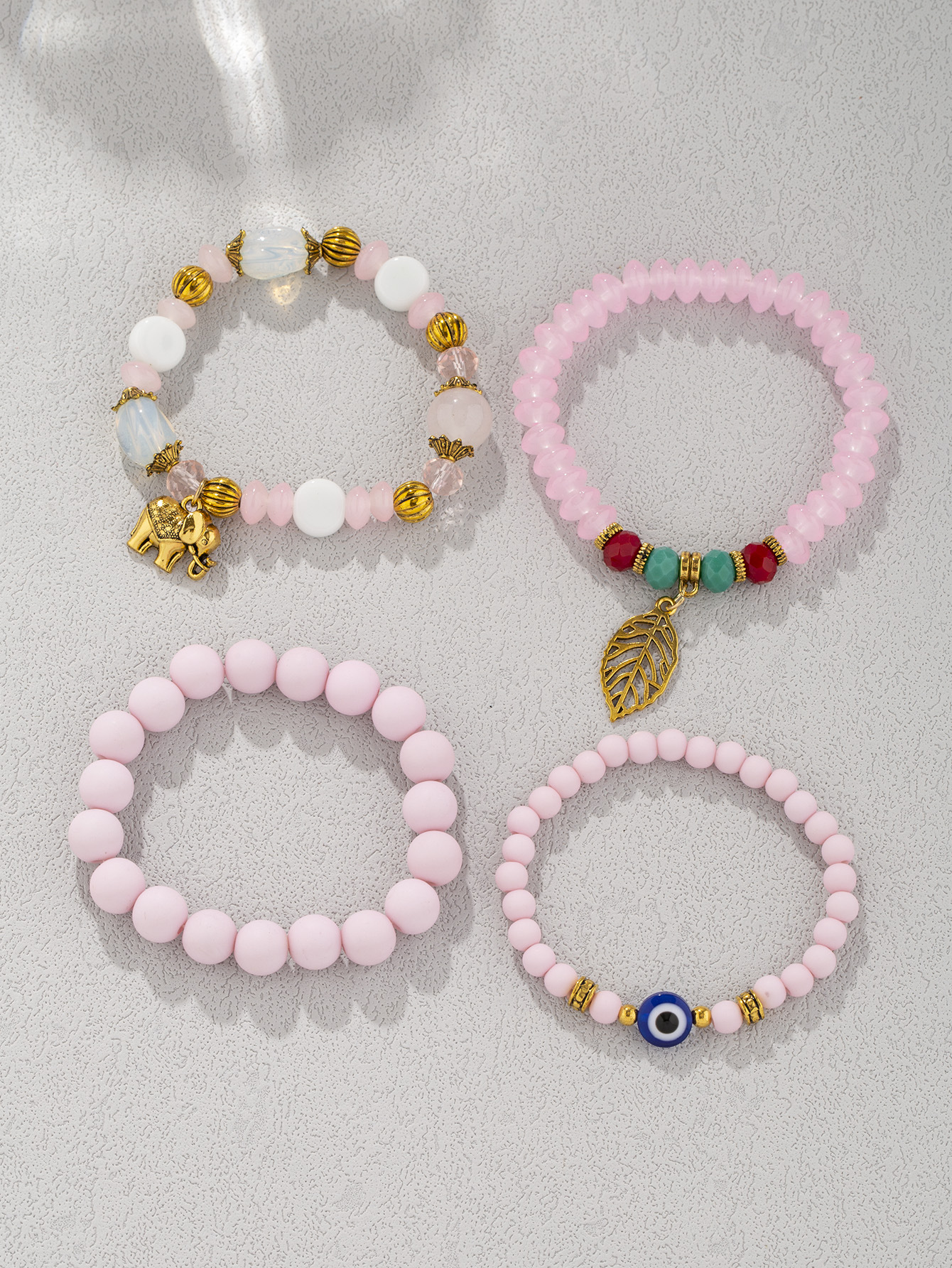 51g Weight Alloy Pendant Material Bracelets Classification Beads Chain Material 1 Set Quantity Holiday, Daily, Street Occasion Alloy, Glass Material Leaf, Elephant Pattern Women's Gender Beaded, Plating Design Casual, Retro, Simple Style Style Casual Retro Simple Style Leaf Elephant Arylic Alloy Glass Beaded Bracelets Wholesale 无