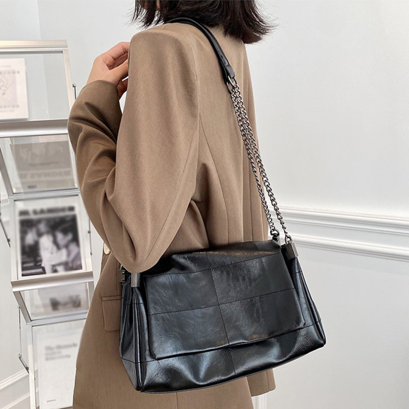Guangzhou Women's Bag New Trendy Black Rock Style Flap Bag Chain Shoulder Crossbody Hobo Bag Guangzhou Women's Bag New Trendy Black Rock Style Flap Bag Chain Shoulder Crossbody Hobo Bag
