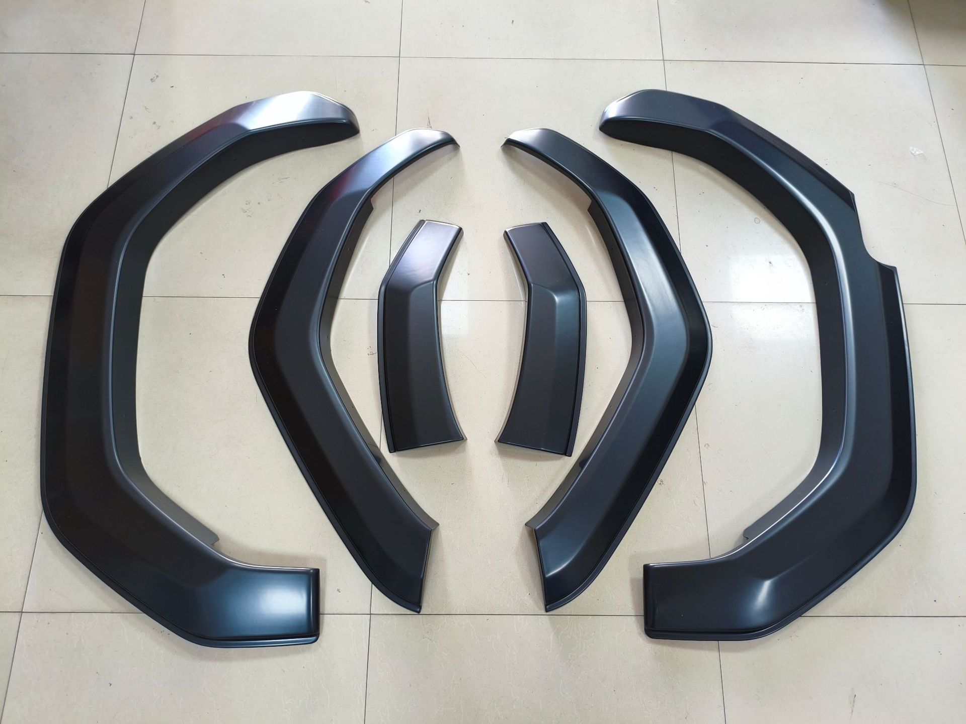Hilux Travo Wheel Arches New Model 2026 Hilux 4-Door Travo Original Car Model Wheel Arches Special for the Car Black