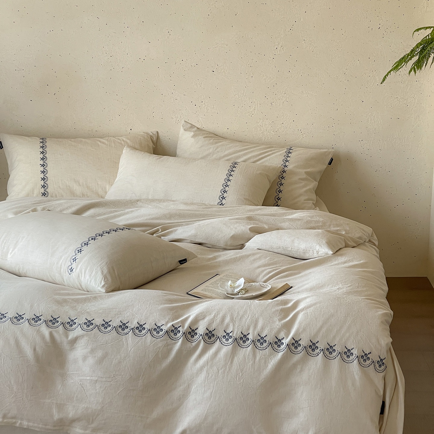 Parure de draps vintage en coton et lin brodé 4 pièces_voghion.com