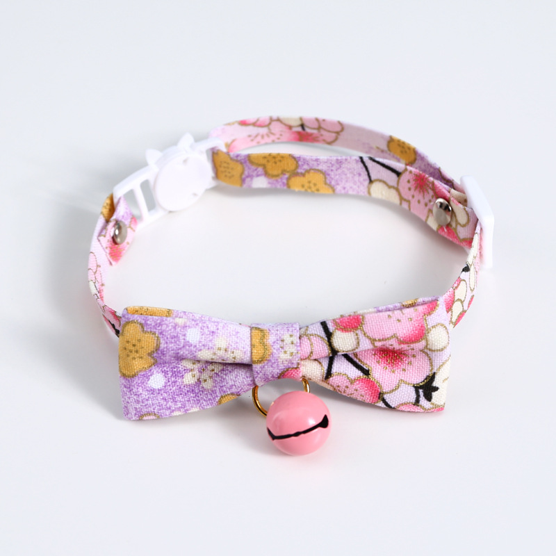 Flor de cerezo de estilo japonés campana ajustable botón de seguridad gato perro collar arco accesorios adorables mascotas