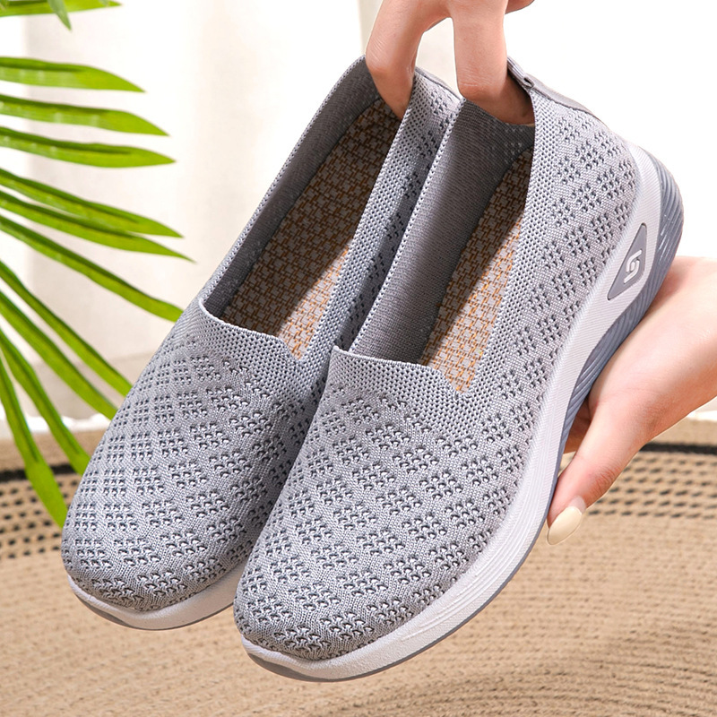 New Women's Shoes, Cross-Border Fly-Knit Breathable Casual Slip-On Shoes, Mom Shoes, Old Beijing Cloth Shoes, Flat Versatile Single Shoes New Women's Shoes, Cross-Border Fly-Knit Breathable Casual Slip-On Shoes, Mom Shoes, Old Beijing Cloth Shoes, Flat Versatile Single Shoes