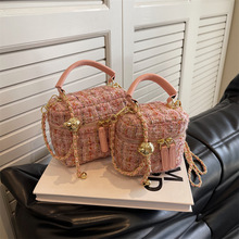 б������朗l����ˮͰ��2025�¿�����С����Ů���������μ��