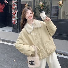 奶黄色羊羔毛领工装派克服羽绒服女冬季短款小个子美式复古流行