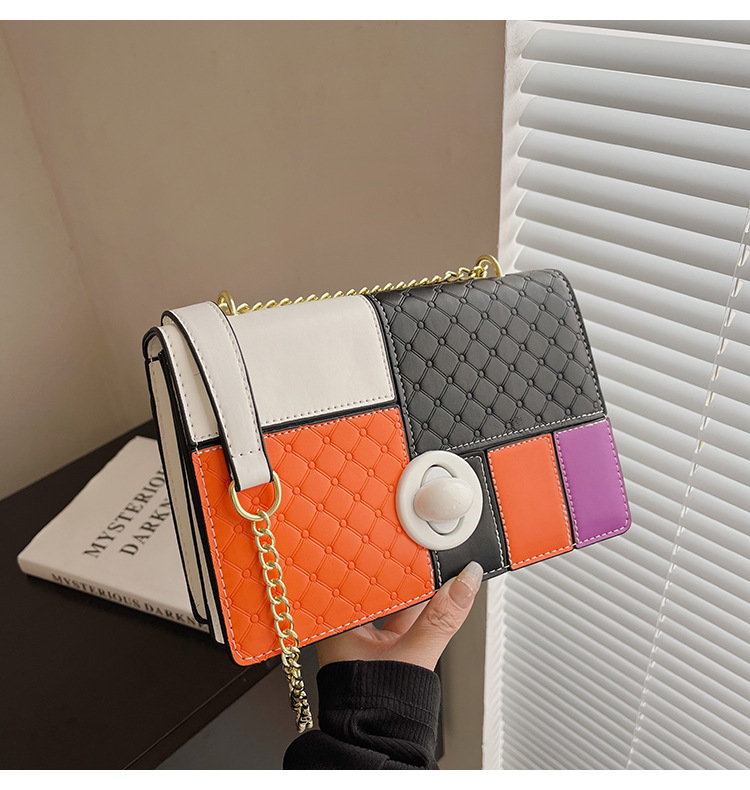 Piccola borsa a tracolla quadrata con catena borsa elegante_voghion.com