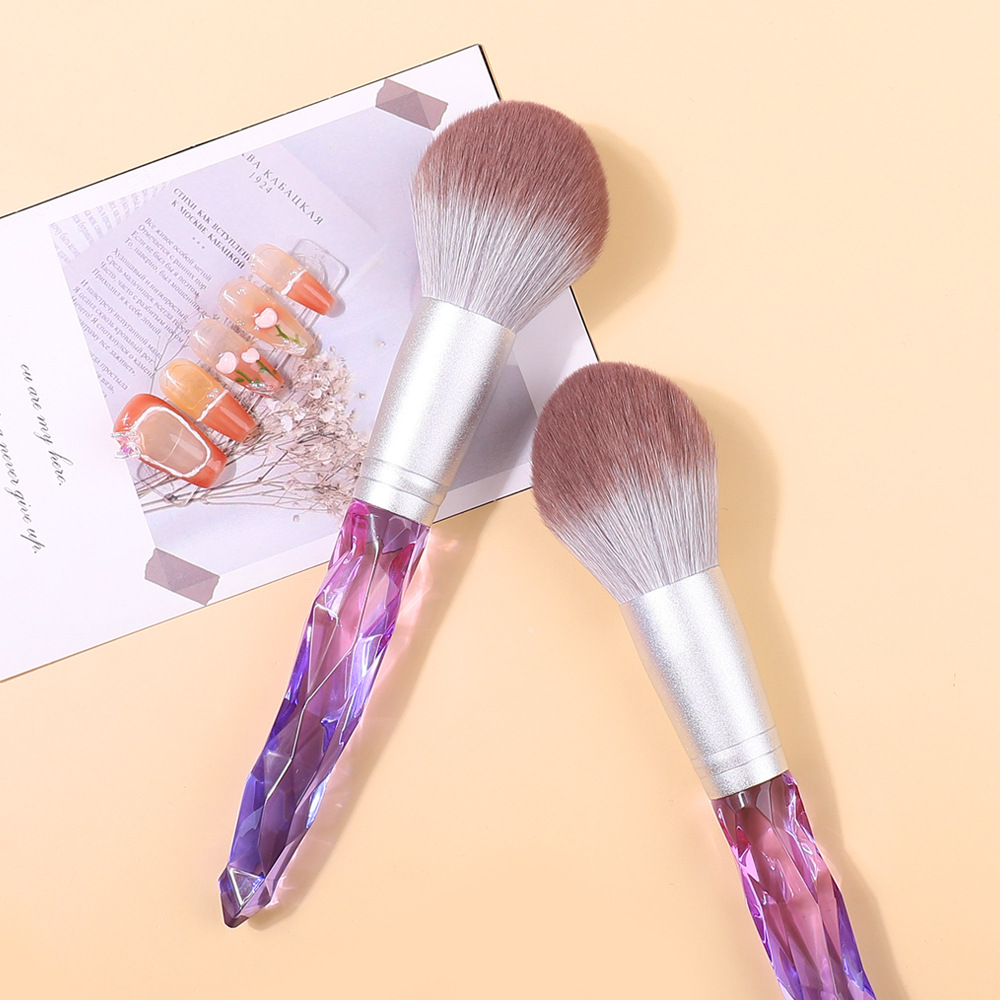 El pequeño libro rojo con un mango de vidrio esmaltado gran cepillo de maquillaje a gran escala cepillo de maquillaje flácido no se pierde el pelo maquillaje necesario