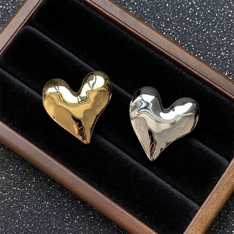 Foreign Trade Metal Glossy Asymmetrical Heart Brooch Accessible Luxury High-End Stainless Steel Pin Women's Suit Jacket Accessories