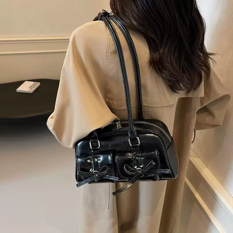 Сумка через плечо с одной лентой, декоративный бант, осенний стиль, компактная вес 0.4 кг, черная или белая