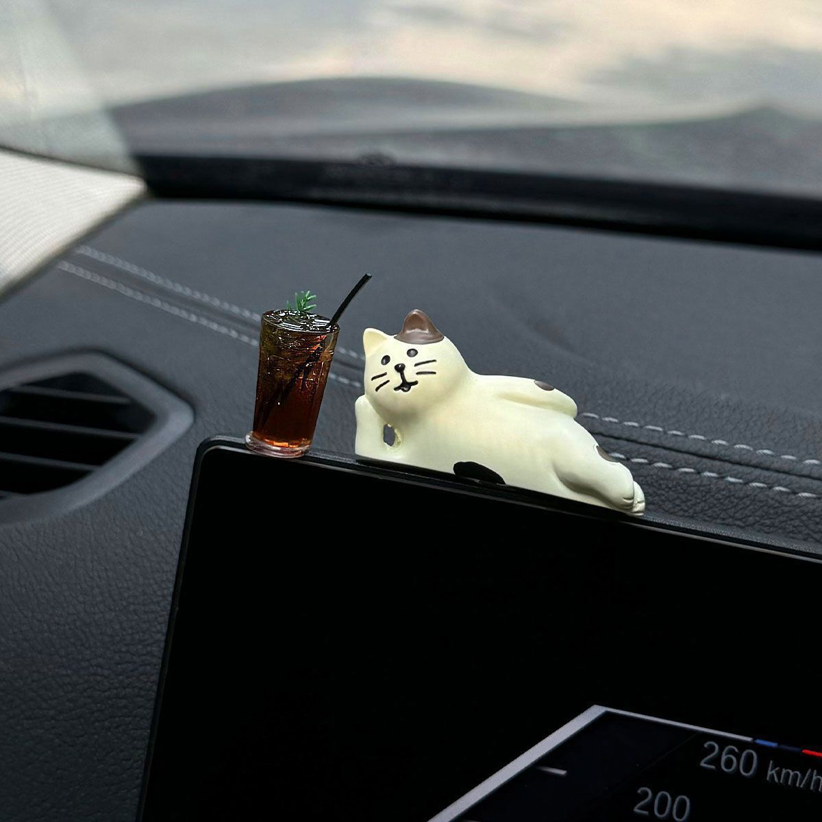 Serie "Ice Coffee" de accesorios para automóviles, consola central de automóviles 2024, nuevo automóvil de la diosa de las celebridades de Internet