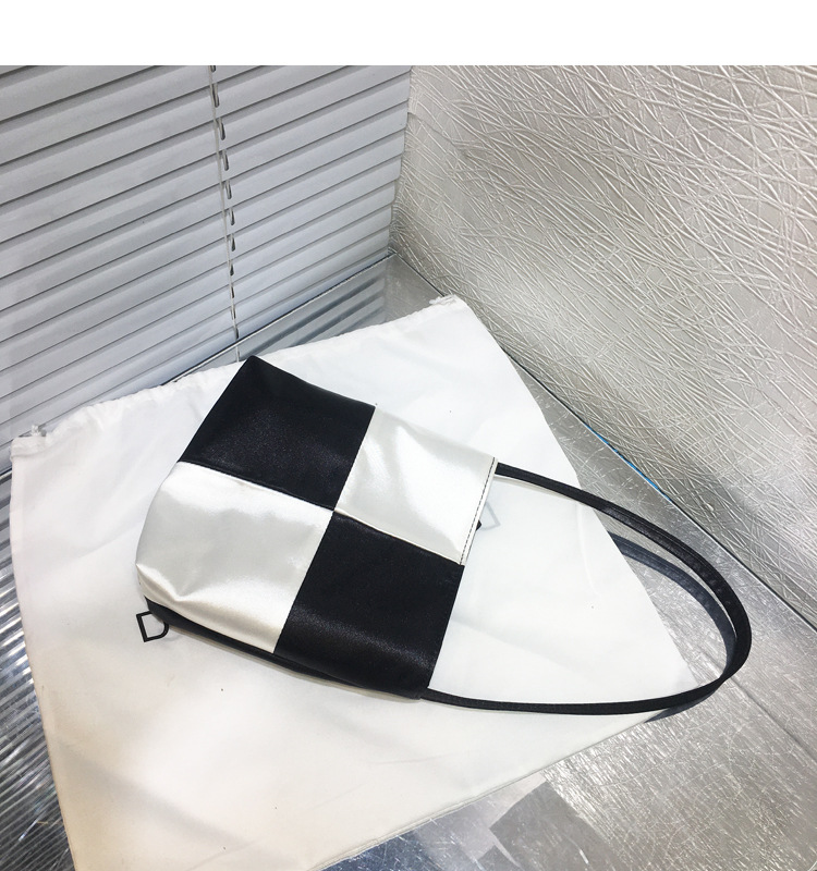 Women's Mini Canvas Color Block Vintage Style Classic Style Square Magnetic Buckle Shoulder Bag display picture 20