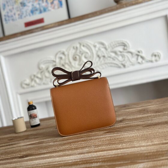Horse breeder Kangkang bag Epsom palm print calfskin stewardess bag single shoulder slung Kangkang bag 24 commuter box bag