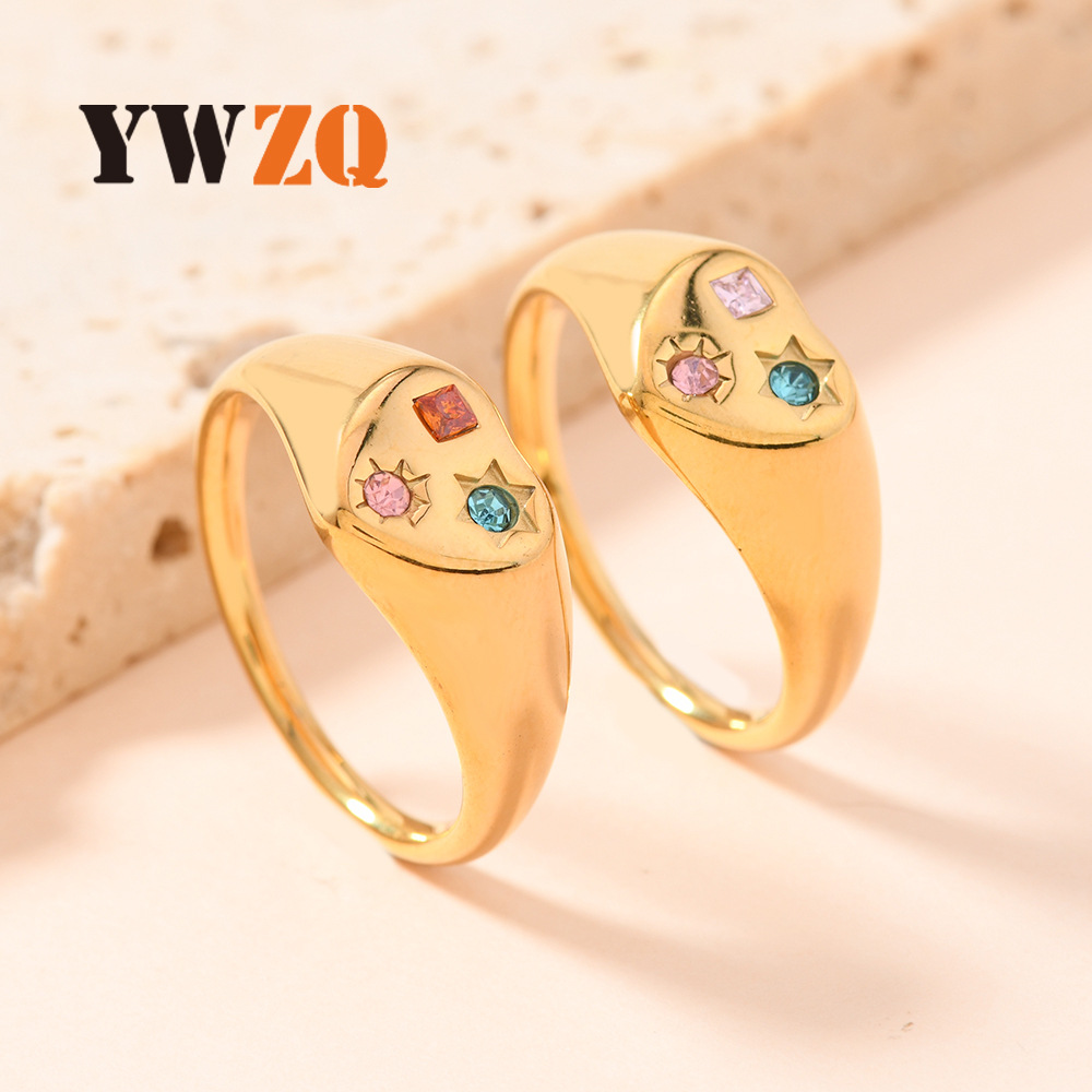 Europa y los Estados Unidos nuevos anillos de acero inoxidable fundidos en forma de corazón hermoso viento micro incrustado de color zircon fábrica de anillos de acero de titanio