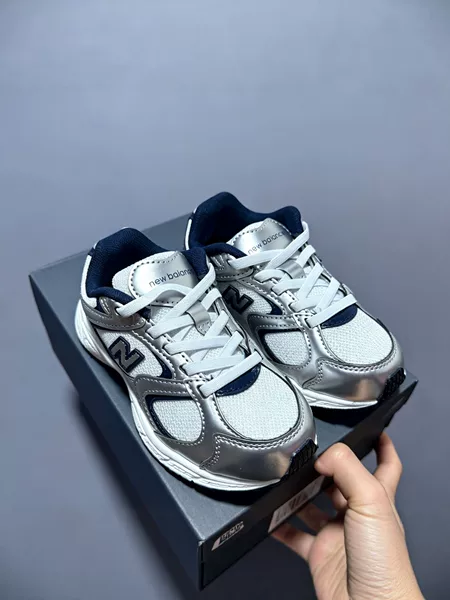 New Balance NB kids' athletic shoes, retro mesh design, breathable, slip-resistant, shock-absorbing, casual running shoes for boys and girls