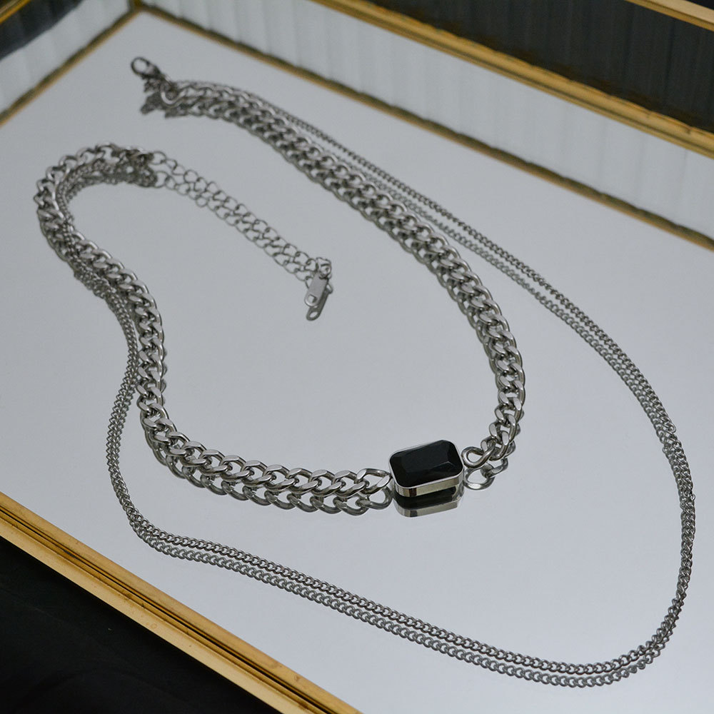 Luxe parelketting voor dames met magnetische sluiting_voghion.com