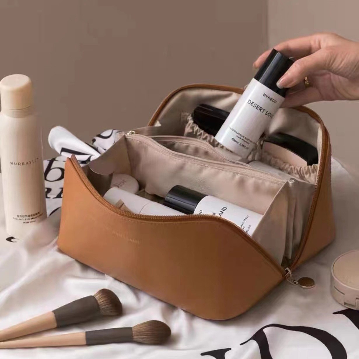 Bolsa de cosméticos bolsa de cuero de la PU hembra 2022 gran capacidad INS caja de cosméticos portátil bolsa de lavado de viaje bolsa de almacenamiento de cosméticos