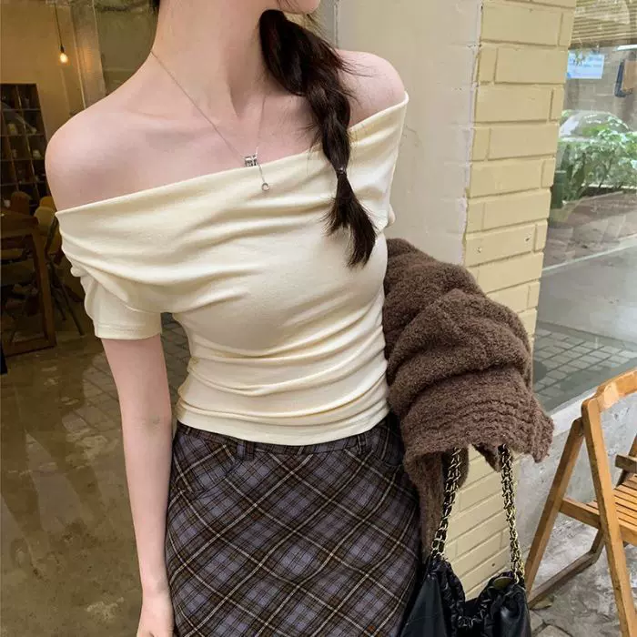 网红设计感荡领一字肩短袖T恤女2025夏季修身辣妹露肩短款上衣潮
