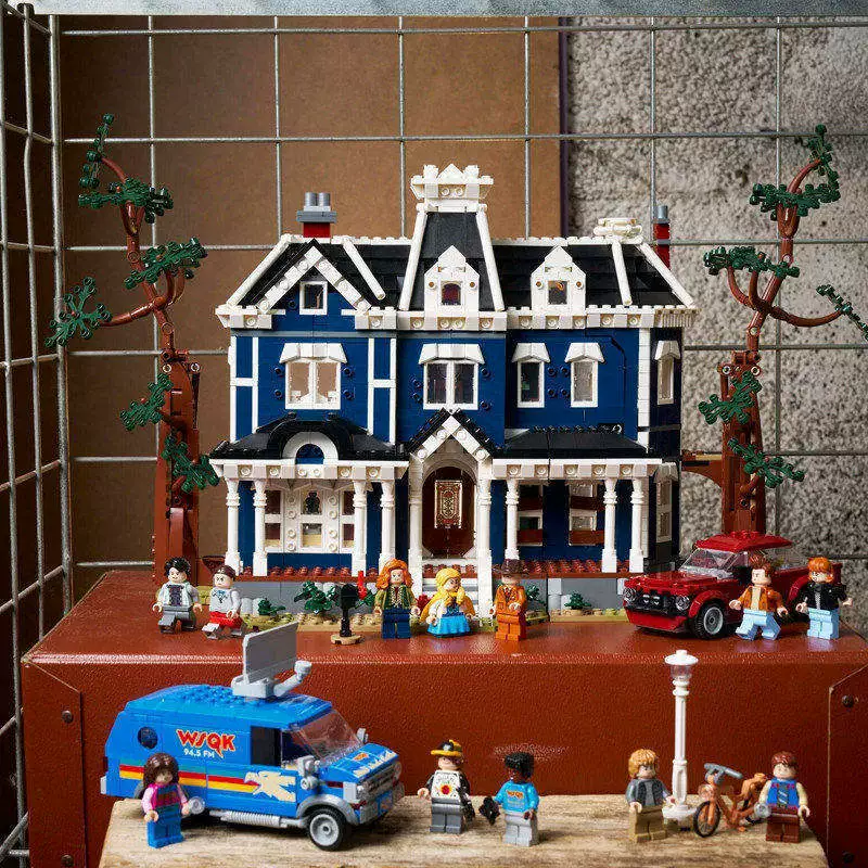 Кроссбордер совместимыe конструктор LEGO 11370 Дом Улей Странные дела детские сборные строительные блоки игрушки подарки оптом