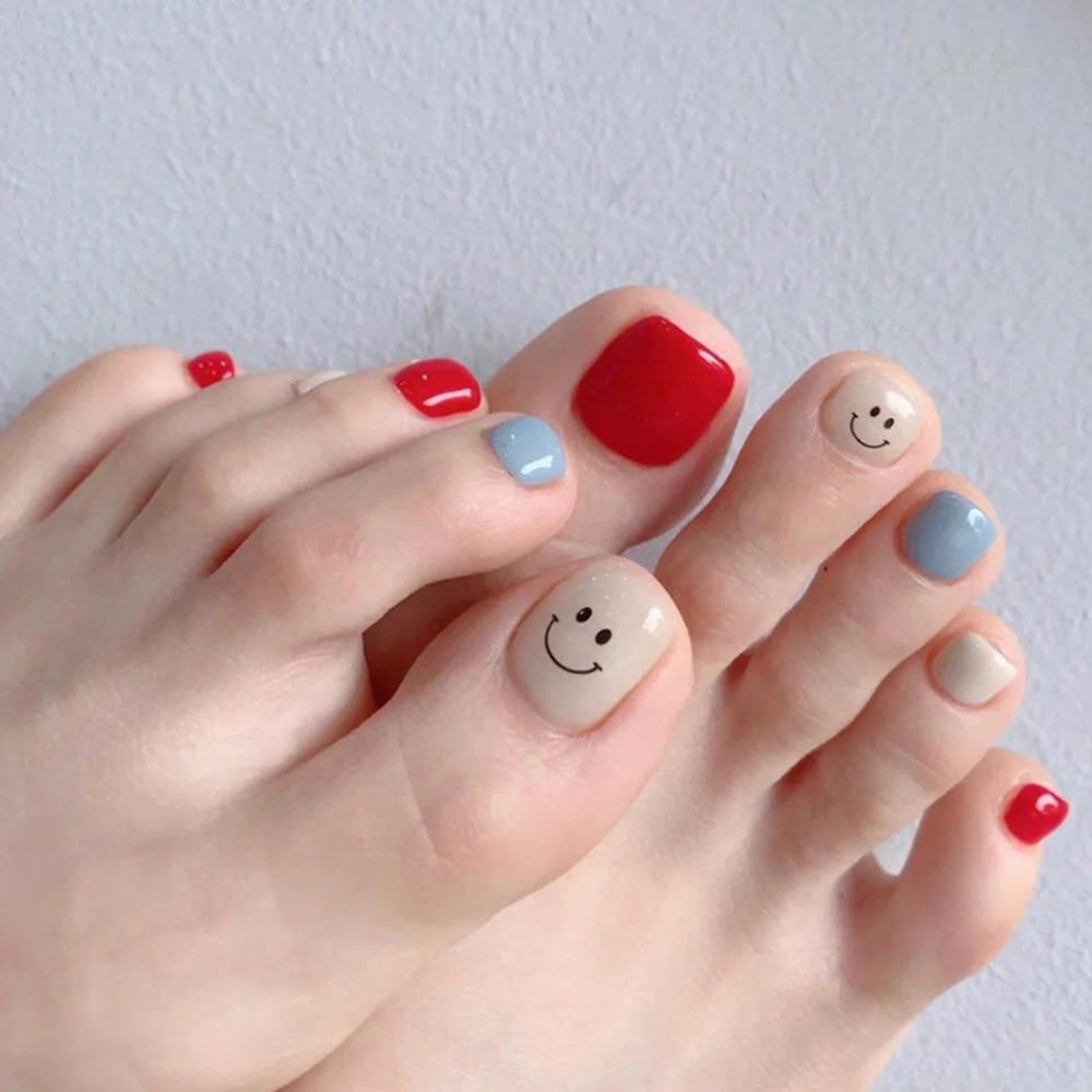 Uñas postizas sonrientes frescas y simples, dulces, frescas y blancas, uñas de pies desmontables, uñas de uñas desmontables