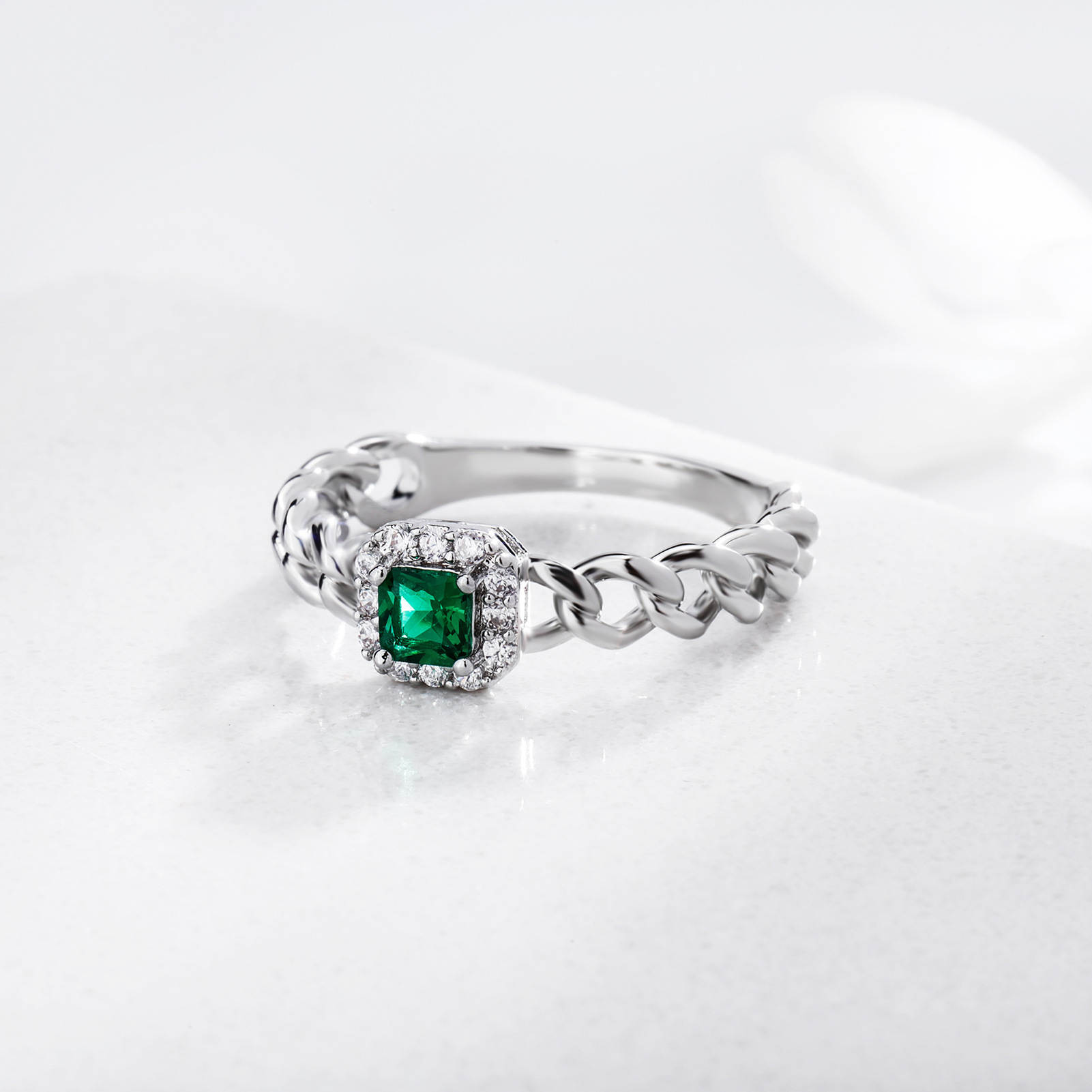 French Retro Emerald Zircon Cuban Chain Ring For Women Gold_voghion.com