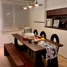 �����ں���ľɫ�йŌ�ľ�����L���ο͏d���͕���һ�w�����k����