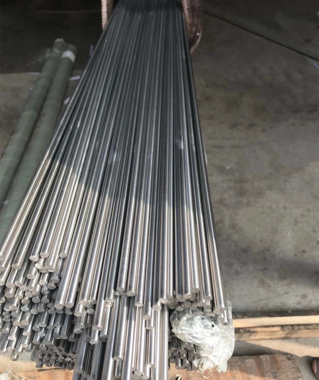 O1CN01NH4GGN1SJ5tibNq4A_!!2206