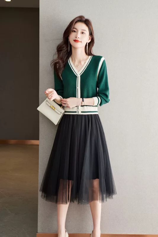 Long-sleeve, knitted set, autumn woolen skirt, city style, V-neckline