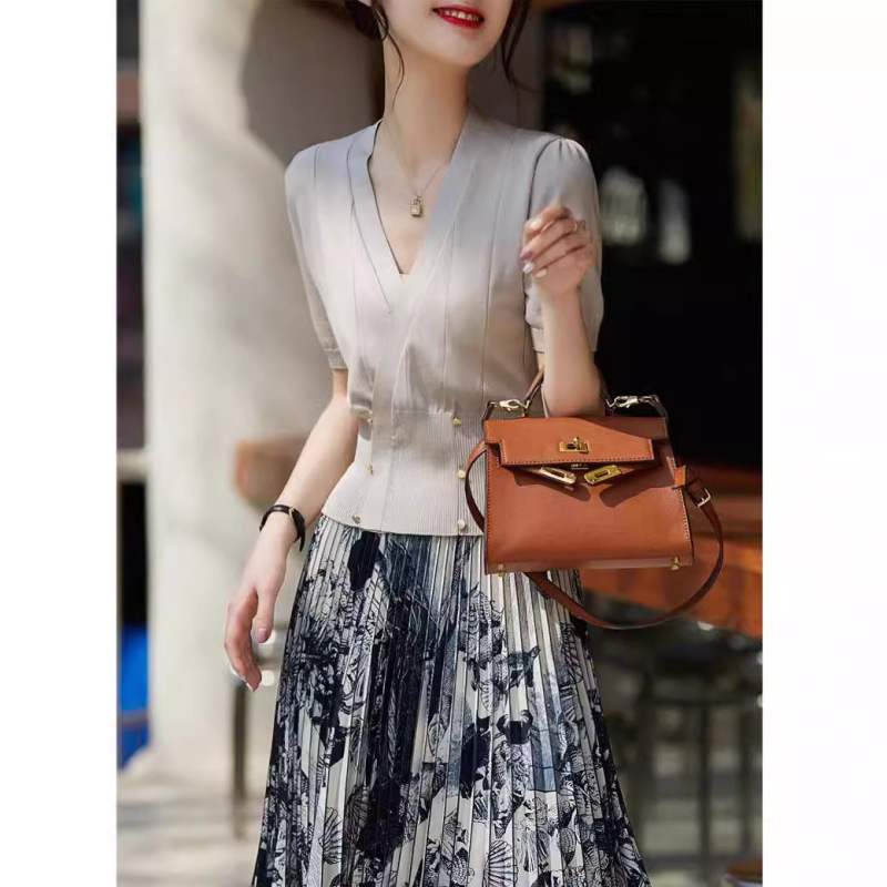 Elegant French Style Wrap Fashionable V-neck Slim-fit High-end Elegant Mulberry Silk Knitted Shirt Thin Short-sleeved Top Women's Summer